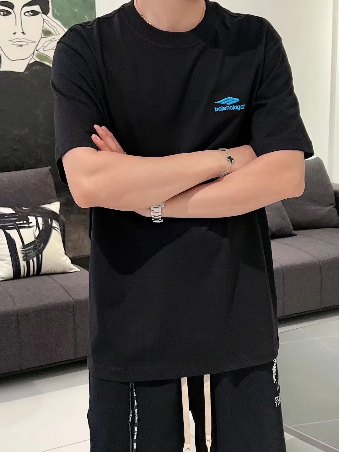 P85✨🔥 [BALENCIAGA] 2026FW short-sleeved T-shirt Classic style embroidered letters Premium 26s double yarn 300g fabric Heavy fabric Customized frame rib same vat and dye Complete three labels Men and women Same Style Color: Black White Size: S M L XL XXL